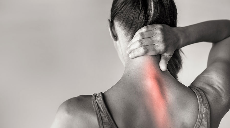 Entorse cervicale : causes, symptômes et traitement