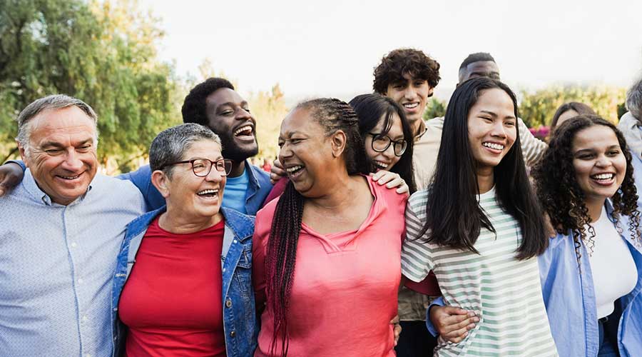 Comment les travailleurs sociaux aident les nouveaux arrivants à mieux s'intégrer au Québec