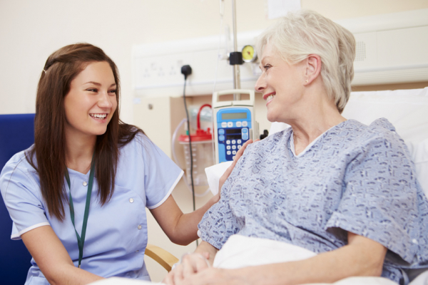 Mise en place de deux formations accélérées concernant les agents administratifs et les infirmières auxiliaires 