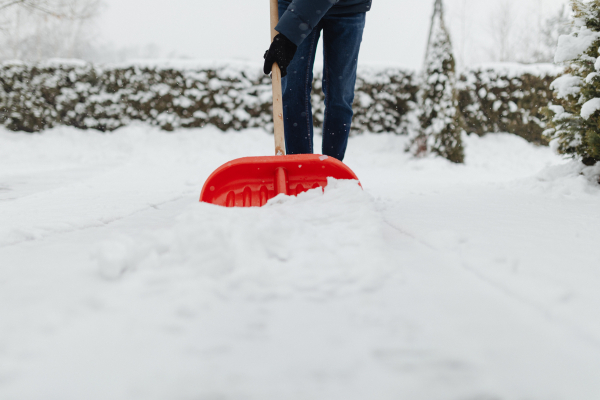 Pelleter 1 tonne de neige sans se blesser? C'est possible! 