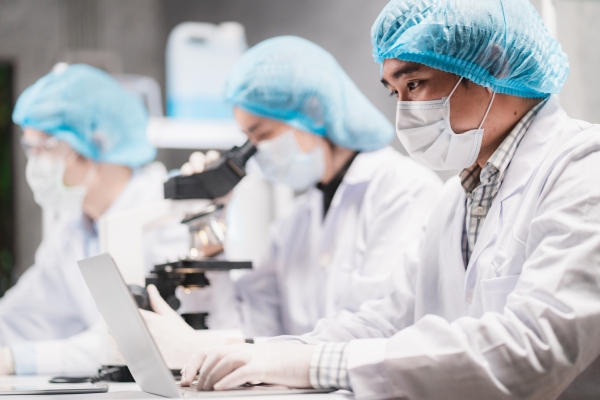 Le gouvernement du Canada investit plus de 800 millions de dollars dans la recherche et l'innovation