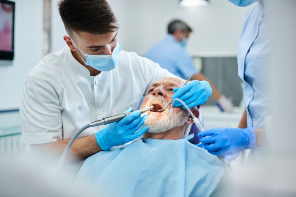 Accès aux soins bucco-faciaux : La FDSQ réclame un programme de reconstruction pour les patients en détresse