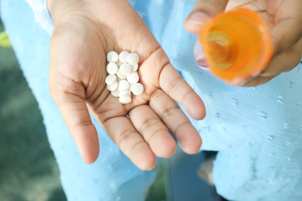 Santé Canada réaffirme la sécurité de l’acétaminophène pendant la grossesse