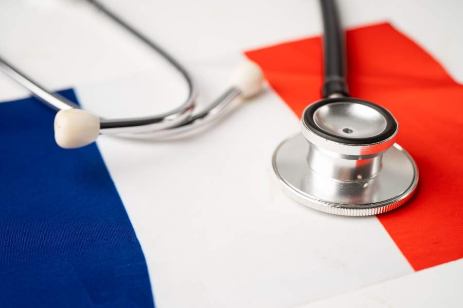 Le Québec et la France renouvellent leur entente de coopération en santé