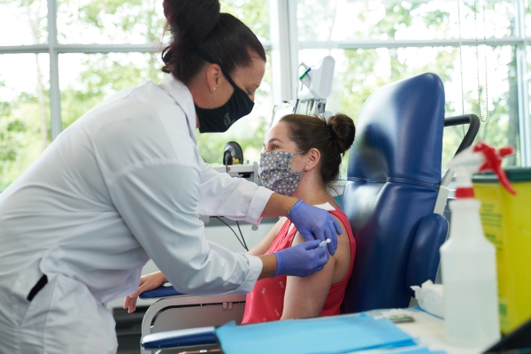 Medicago débute les essais cliniques de Phase 1 pour son candidat vaccin contre la COVID-19
